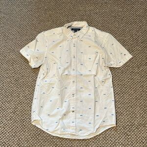 Tommy Hilfiger Size Medium Polo Button Down Shirt